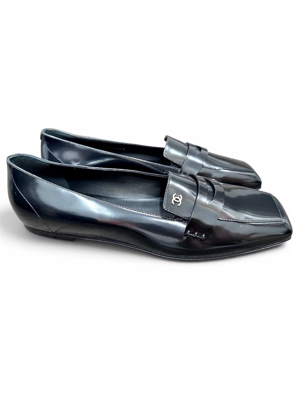 2026 CHANEL BLACK LEATHER SQUARE TOE LOAFERS SHOES GOLD CC LOGO size 38 BLAZY